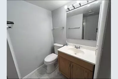 324 Hiawatha Drive, Buffalo Grove, IL 60089 - Photo 7
