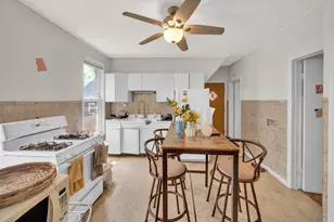 2018 Pratt Ct, Evanston, IL 60201 - Photo 9