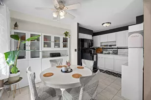 2404 Algonquin Rd, Rolling Meadows, IL 60008 - Photo 9