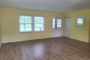 4112 Crimson Dr, Hoffman Estates, IL 60192 - Photo 5