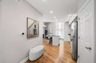 3250 N Lincoln Ave, Chicago, IL 60657 - Photo 9
