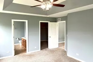 731 S Jade Ln, Round Lake, IL 60073 - Photo 15