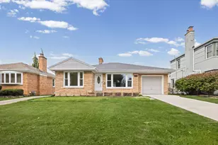 624 S Madison Ave, La Grange, IL 60525 - Photo 1