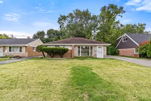 15547 Rose Dr, South Holland, IL 60473 - Photo 1