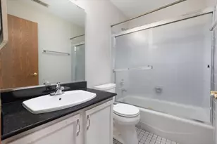 1272 Tennyson Ln, Naperville, IL 60540 - Photo 15