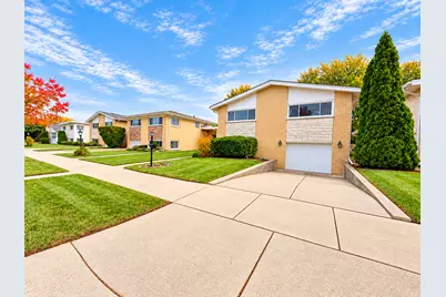 4431 W Fitch Avenue, Lincolnwood, IL 60712 - Photo 1