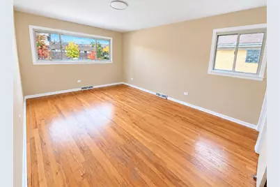 4431 W Fitch Avenue, Lincolnwood, IL 60712 - Photo 17