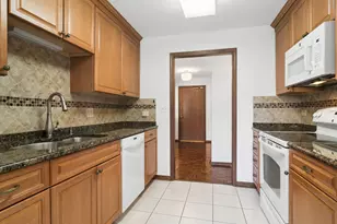 7201 N Lincoln Ave, Lincolnwood, IL 60712 - Photo 9
