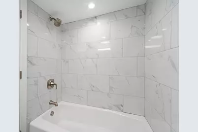 2737 W Lunt Avenue #G, Chicago, IL 60645 - Photo 17