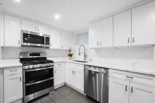 2737 W Lunt Ave, Chicago, IL 60645 - Photo 7