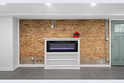 2737 W Lunt Avenue #G, Chicago, IL 60645 - Photo 19