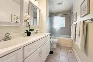 9 Greenwood Ct S, Buffalo Grove, IL 60089 - Photo 13