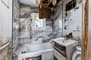 541 W 104th St, Chicago, IL 60628 - Photo 9