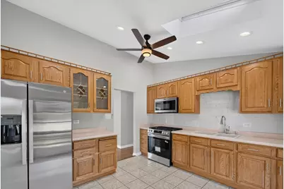 565 Arlene Drive, Wood Dale, IL 60191 - Photo 9