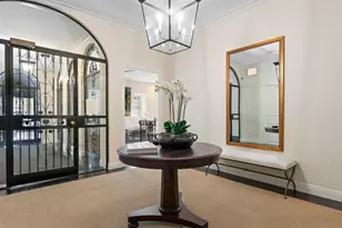 70 E Scott St, Chicago, IL 60610 - Photo 23