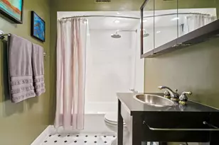 70 E Scott St, Chicago, IL 60610 - Photo 19