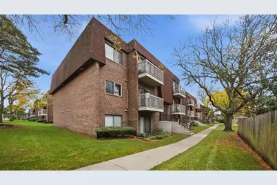 705 W Central Road #B1, Mount Prospect, IL 60056 - Photo 13