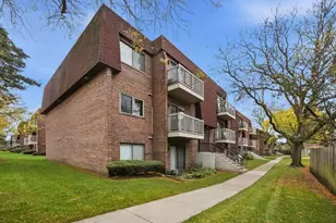 705 W Central Rd, Mount Prospect, IL 60056 - Photo 13