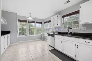 1913 Quaker Hollow Ln, Streamwood, IL 60107 - Photo 9