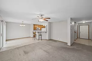 602 Grand Canyon Cir, Crystal Lake, IL 60014 - Photo 5