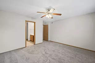 602 Grand Canyon Cir, Crystal Lake, IL 60014 - Photo 13