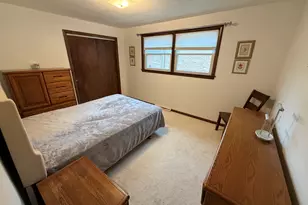2822 W 102nd Pl, Evergreen Park, IL 60805 - Photo 7