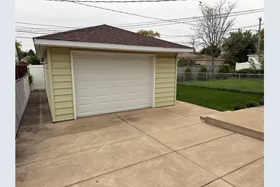 2822 W 102nd Place, Evergreen Park, IL 60805 - Photo 17