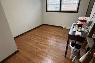 2822 W 102nd Pl, Evergreen Park, IL 60805 - Photo 9