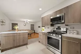 2035 N Green Bridge Ln, Hanover Park, IL 60133 - Photo 7