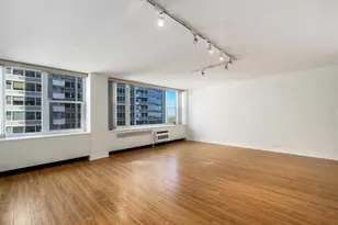 4250 N Marine Dr, Chicago, IL 60613 - Photo 7