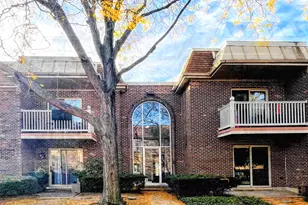 906 W Alleghany Dr, Arlington Heights, IL 60004 - Photo 1