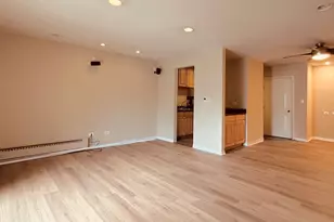 906 W Alleghany Dr, Arlington Heights, IL 60004 - Photo 3