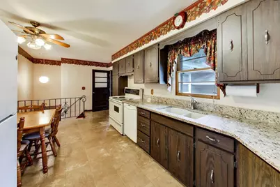 3601 W Clover Avenue, McHenry, IL 60050 - Photo 9