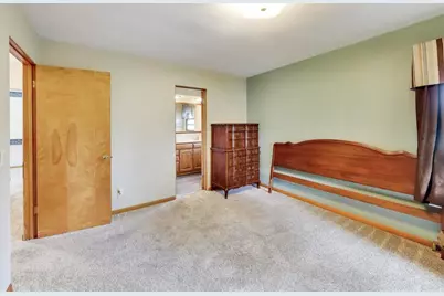 3601 W Clover Avenue, McHenry, IL 60050 - Photo 13