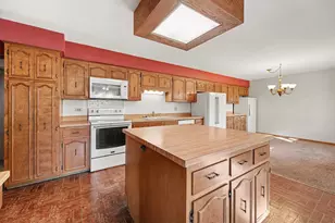 20500 Bensley Ave, Lynwood, IL 60411 - Photo 11