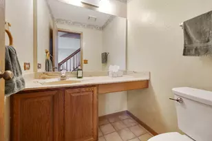 911 Wilma Ln, Elk Grove Village, IL 60007 - Photo 13