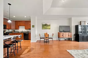 40 Prairie Park Dr, Wheeling, IL 60090 - Photo 7
