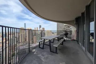 300 N State St, Chicago, IL 60654 - Photo 15