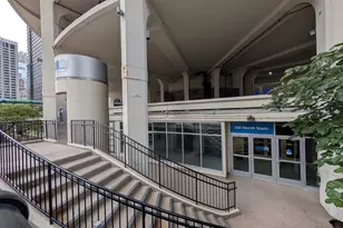 300 N State St, Chicago, IL 60654 - Photo 3