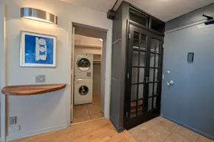 300 N State St, Chicago, IL 60654 - Photo 7