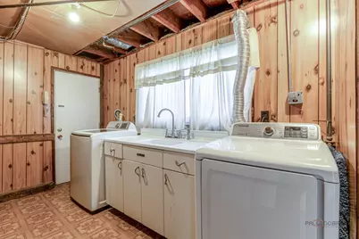 70 Dover Drive, Des Plaines, IL 60018 - Photo 17