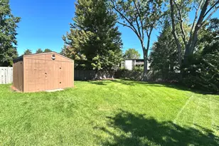 533 Woodview Ave, Elk Grove Village, IL 60007 - Photo 35