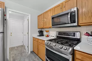 1554 Glacier Cir, Crystal Lake, IL 60014 - Photo 7