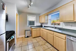 8857 S Cregier Ave, Chicago, IL 60617 - Photo 9