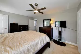 8857 S Cregier Ave, Chicago, IL 60617 - Photo 13
