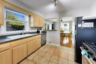 8857 S Cregier Ave, Chicago, IL 60617 - Photo 11