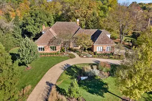 602 Fox Glen Dr, Saint Charles, IL 60174 - Photo 1