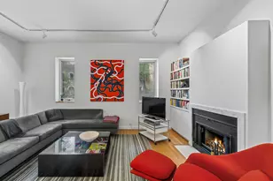 29 W Chestnut St, Chicago, IL 60610 - Photo 5