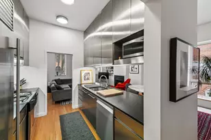 29 W Chestnut St, Chicago, IL 60610 - Photo 13