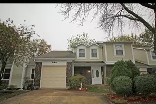899 Colony Lake Dr, Schaumburg, IL 60194 - Photo 1